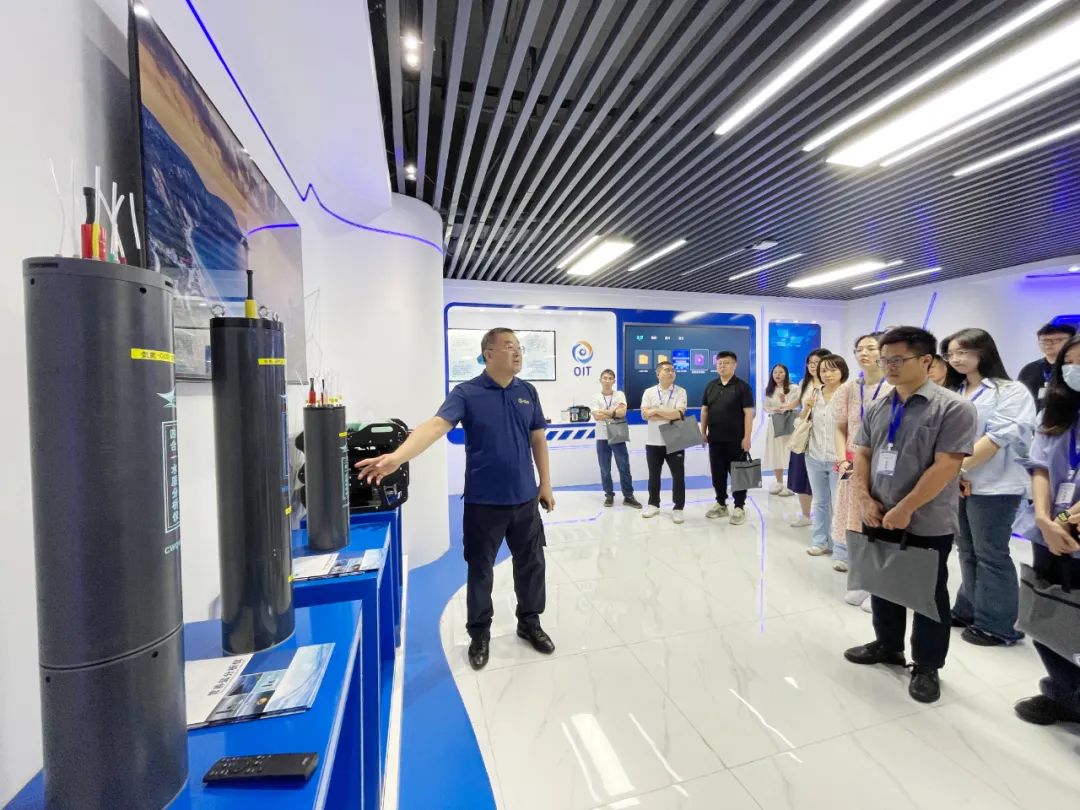 鹽田區(qū)海洋經濟發展破題班調訓學員走訪智慧海洋&産業研究院交流學校(xiào)(圖1)